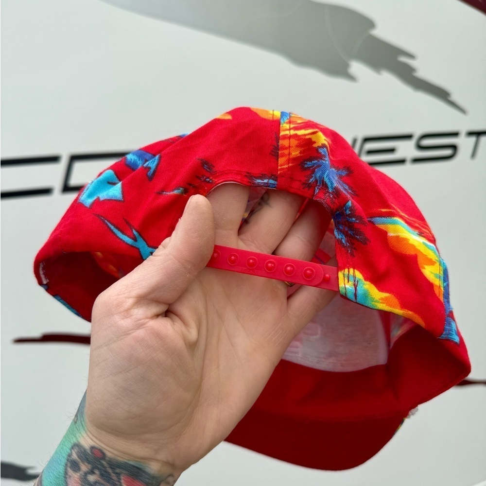 Red vintage trucker hat aop 70s 80s Tropical Cap - Picture 4 of 5